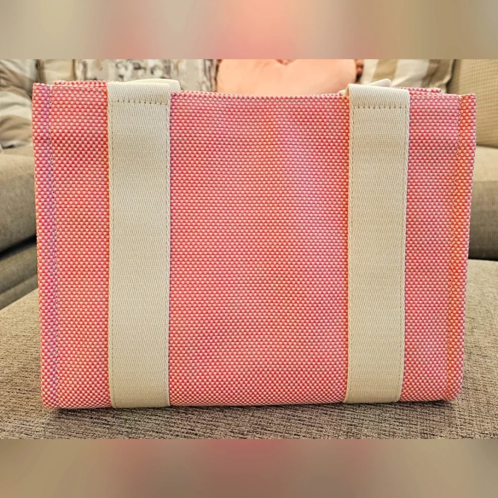 Lululemon mini tote Exclusive Australia Released ONLY PINK - Picture 5 of 13